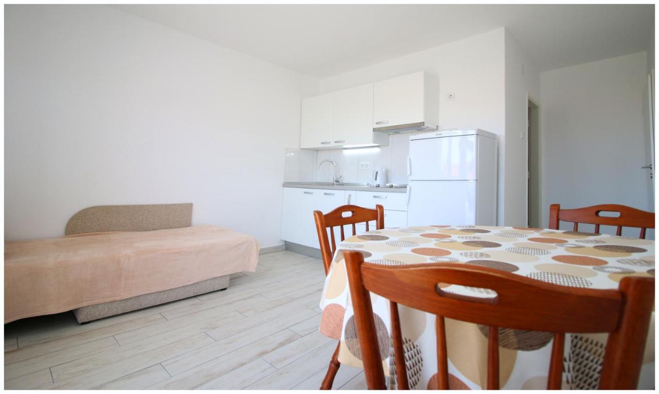 Apartment Maxim Primosten Luaran gambar