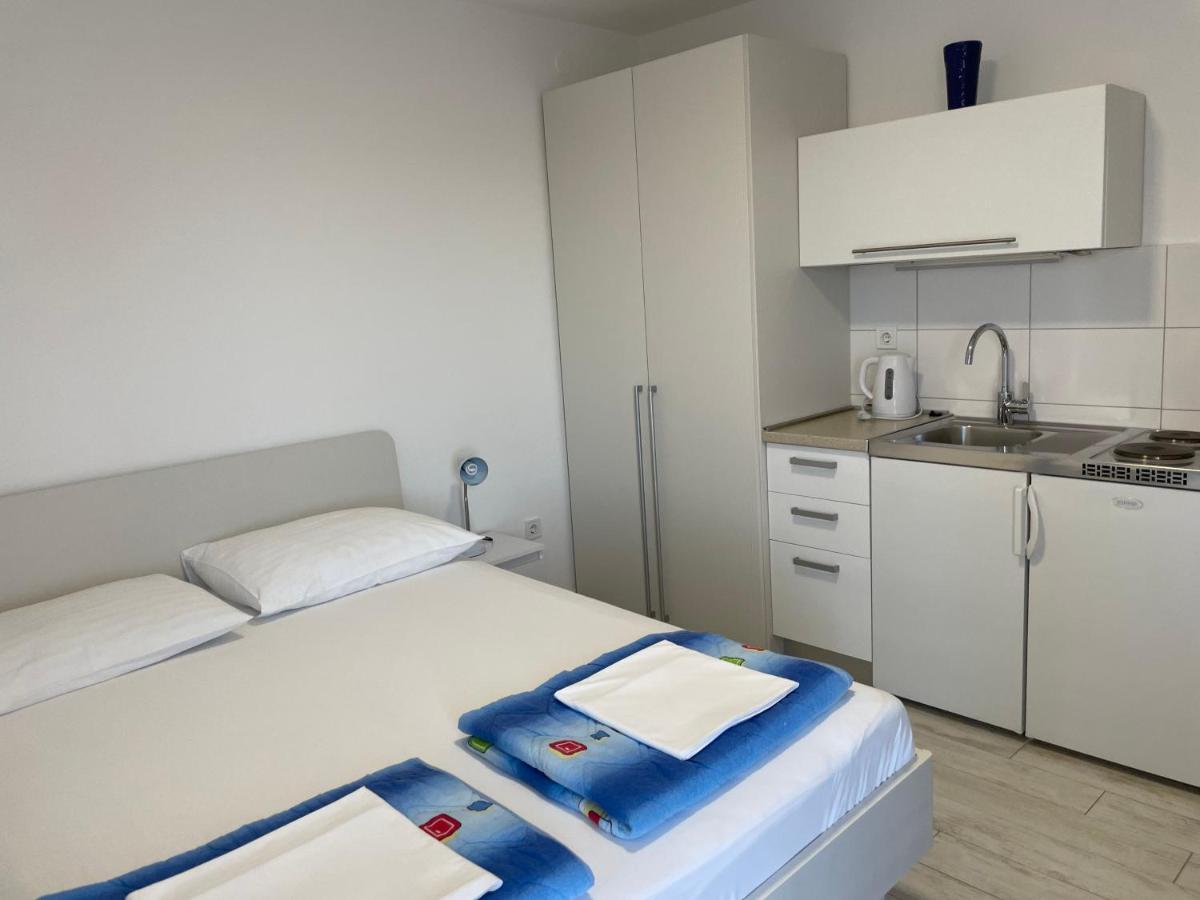 Apartment Maxim Primosten Luaran gambar