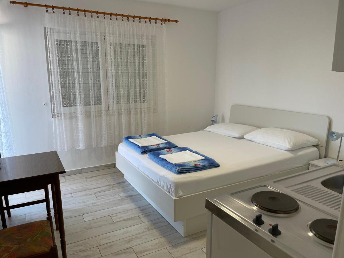 Apartment Maxim Primosten Luaran gambar
