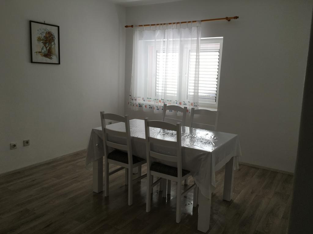 Apartment Maxim Primosten Luaran gambar