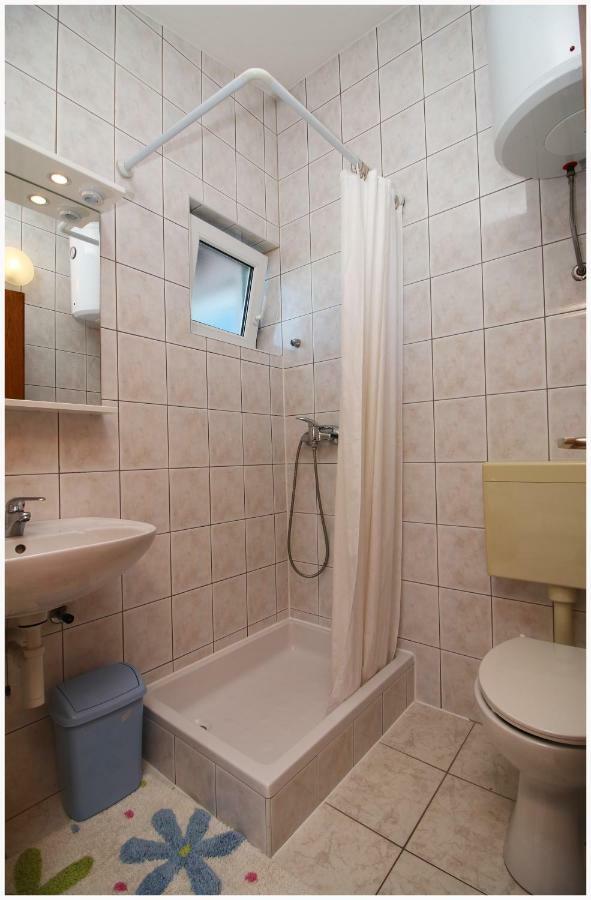 Apartment Maxim Primosten Luaran gambar